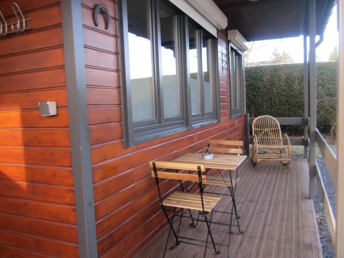 Le Petit Chalet Resteigne ภายนอก รูปภาพ